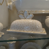 Coton Colors by Laura Johnson Deco Gold Scallop Knob Butter Dish