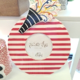 Red Medium Stripe 8.5in W x 9.25in H Round Frame