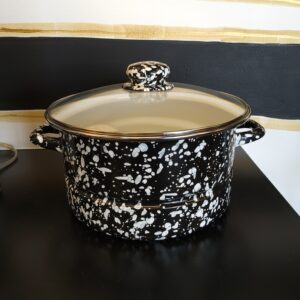 Golden Rabbit Enamelware 6-Quart Stock Pot in Black Swirl