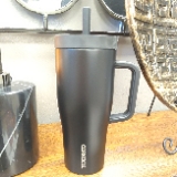 Corkcicle Cruiser - Insulated Tumbler with Handle - Keeps Drinks Cold 20 Hours - Spill-Proof Dual Lid - Triple-Insulated - Summer DrinkWare Gift - Keeps Drinks Ice Cold - 22 oz - Matte Black